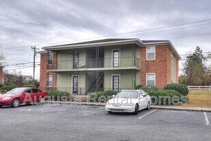 2573 Tobacco Rd in Hephzibah, GA - Building Photo