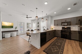 Ranch Creek in Helotes, TX - Foto de edificio - Building Photo