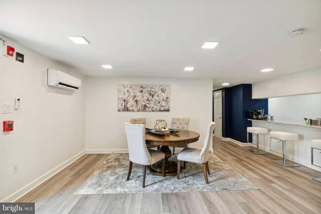 311 Old Rodgers Rd in Bristol, PA - Foto de edificio - Building Photo