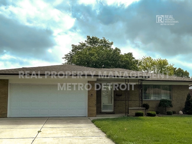 property at 27412 Roan Ave