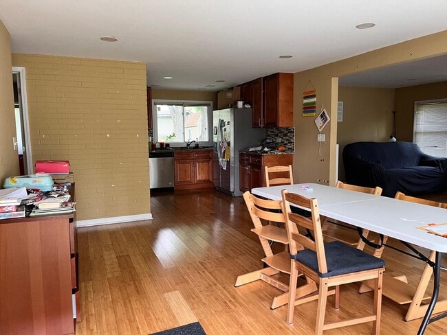 236 Wellesley Ct in Schaumburg, IL - Building Photo - Building Photo