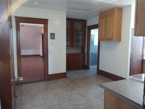 261 Maple St in New Britain, CT - Building Photo - Building Photo