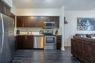 65 Speers Rd in Oakville, ON - Building Photo - Building Photo