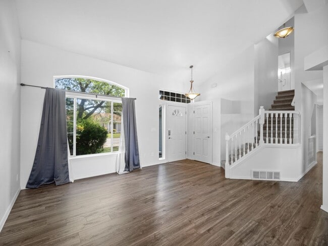 property at 1621 N Harmony Ln
