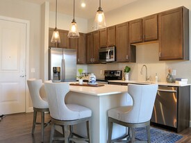 River House in Columbus, OH - Building Photo