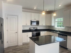 1215 Harvest Ct in Harrisonburg, VA - Building Photo - Building Photo