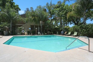 Willow Grove in Modesto, CA - Building Photo