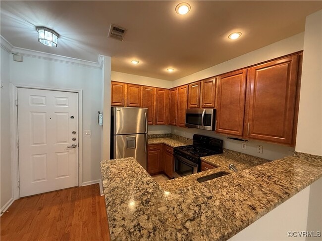 12000 Market St in Reston, VA - Building Photo - Building Photo