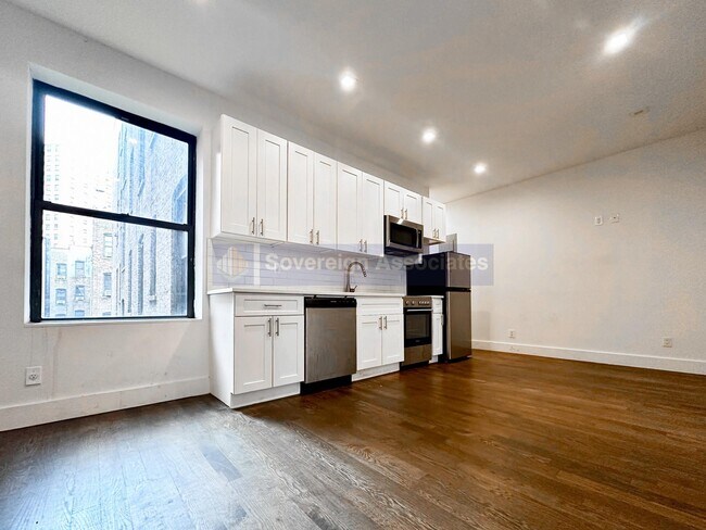 184 Claremont Ave in New York, NY - Building Photo - Building Photo