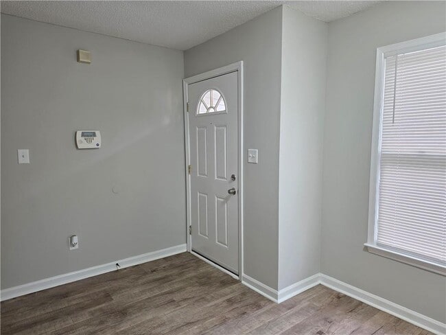 1225 Oakplace Dr SW in Marietta, GA - Building Photo - Building Photo