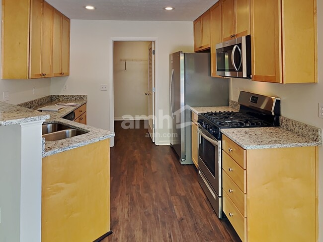 419 Creekside Ln in Spring Hill, TN - Building Photo - Building Photo