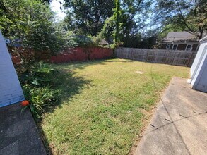 925 N Trezevant St in Memphis, TN - Foto de edificio - Building Photo