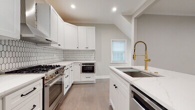 2215 W Wellington Ave in Chicago, IL - Building Photo - Building Photo