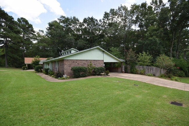 2015 Alexander Ave in Ruston, LA - Building Photo - Building Photo