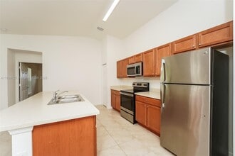 1481 SW Kamchatka Ave in Port St. Lucie, FL - Building Photo - Building Photo