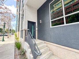 425 W Beech 227 in San Diego, CA - Building Photo