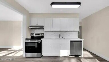 472 Branch Ave in Little Silver, NJ - Building Photo - Building Photo