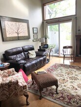 69 Midlake Cir in East Syracuse, NY - Foto de edificio - Building Photo