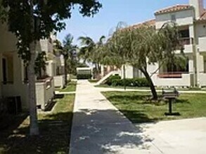 330 Isthmus Way in Oceanside, CA - Building Photo - Building Photo