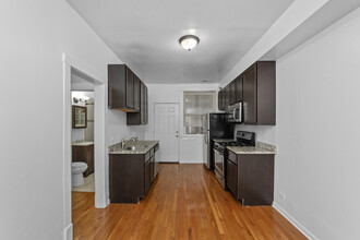 3751 W Sunnyside Ave in Chicago, IL - Building Photo - Building Photo