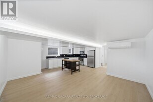 1361 Station St in Pelham, ON - Building Photo