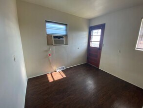 208 McCurdy St in Roxana, IL - Building Photo - Building Photo