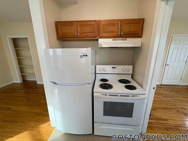 4 Kingsley Terrace in Lynn, MA - Building Photo - Building Photo