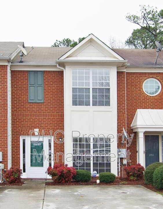 2706 Parkway Trail in Lithonia, GA - Building Photo