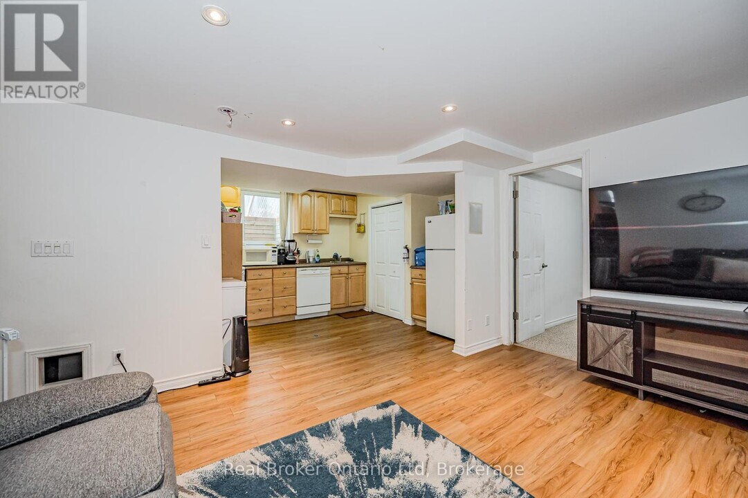 14 Southcreek Trail in Guelph, ON - Building Photo