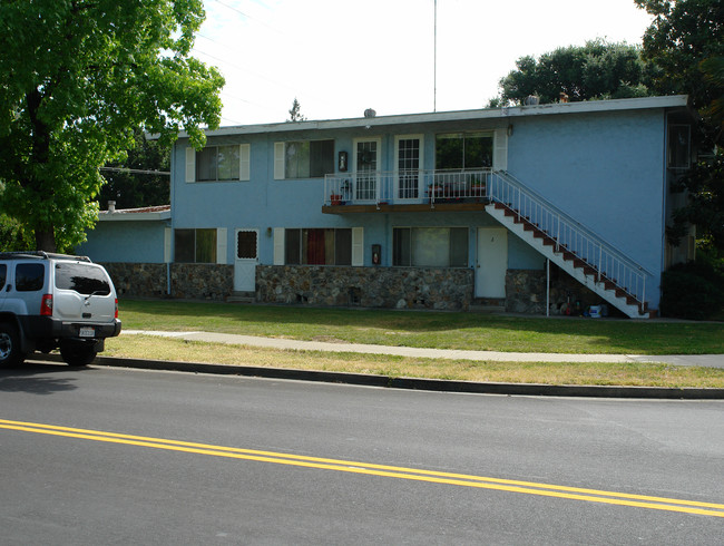 220 Carlton Ave in Los Gatos, CA - Building Photo - Building Photo