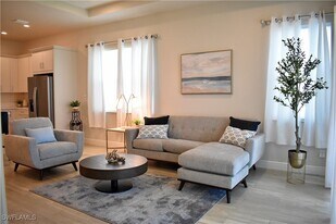 9175 Cayman Dr in Naples, FL - Building Photo