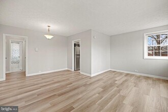 235 N George Mason Dr in Arlington, VA - Building Photo - Building Photo