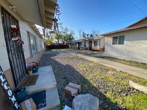 240-274 Almond Ave in Turlock, CA - Building Photo - Building Photo