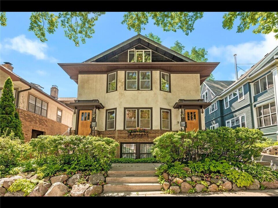 1920 Fremont Ave S in Minneapolis, MN - Building Photo