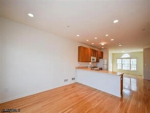 36 Chelsea Ct in Atlantic City, NJ - Foto de edificio - Building Photo