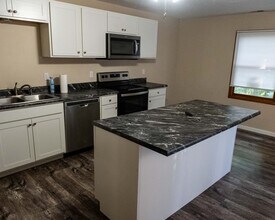 423 S Park Square Dr in Bloomington, IN - Building Photo - Building Photo