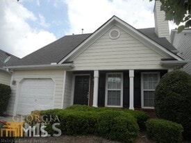 9555 Lakeview Cir in Union City, GA - Building Photo