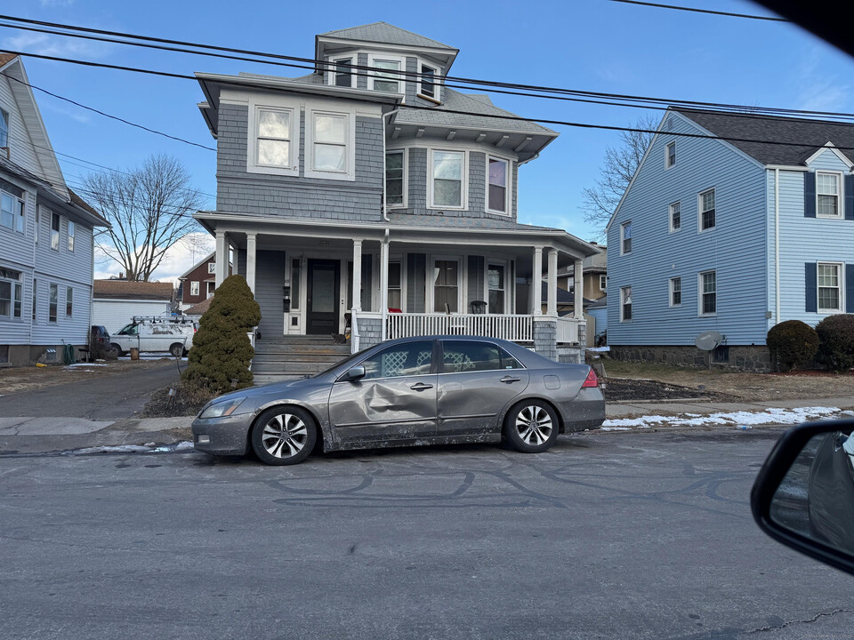 105-107-107 Ashley St in Bridgeport, CT - Building Photo