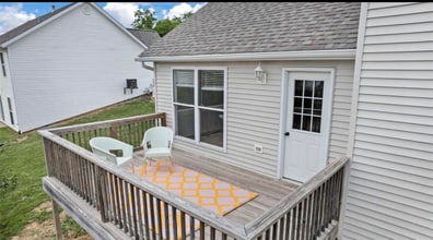 470 Pleasant Lake Dr in Jackson, MO - Foto de edificio - Building Photo