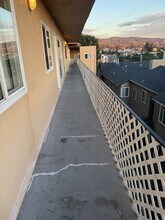 Macarthur Terrace at Adams Point in Oakland, CA - Building Photo - Building Photo