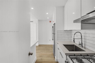 5991 SW 76th St in South Miami, FL - Building Photo - Building Photo