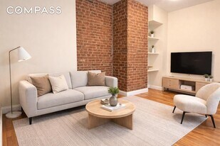 357 E 58th St in New York, NY - Building Photo