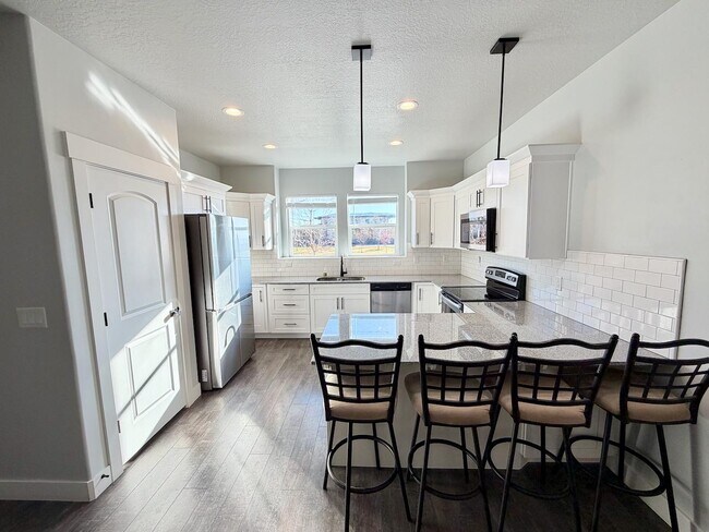 347 W 410 N St in Vineyard, UT - Building Photo - Building Photo