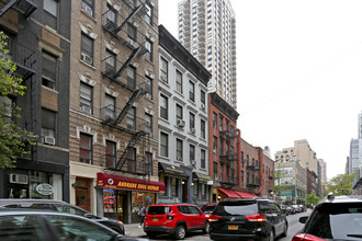 208 E 85th St in New York, NY - Building Photo - Building Photo