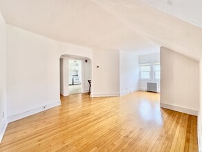 53 Treat Ave-Unit -3 in Stamford, CT - Building Photo - Building Photo