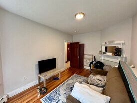 24 Maryland St, Unit 3 in Boston, MA - Building Photo - Building Photo