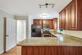 43 Kendall Rd in Newton, MA - Building Photo - Building Photo