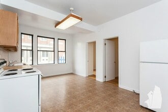 2323 N Kedzie Blvd, Unit 3 in Chicago, IL - Building Photo - Building Photo