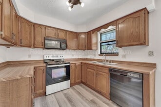 2240 S Kansas Ave in Springfield, MO - Building Photo - Building Photo