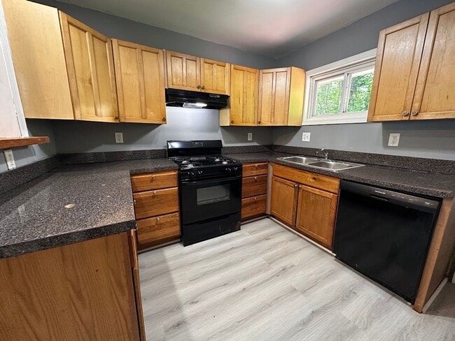 3650 Tulip Dr in Decatur, GA - Building Photo - Building Photo